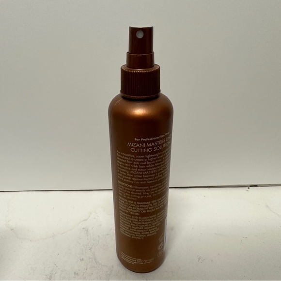 Mizani Masters Line Cutting Solution 8.5 OZ - Picture 4 of 4